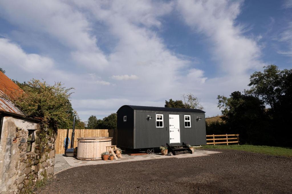 Barfield Shepherds Hut Magherafelt Ngoại thất bức ảnh