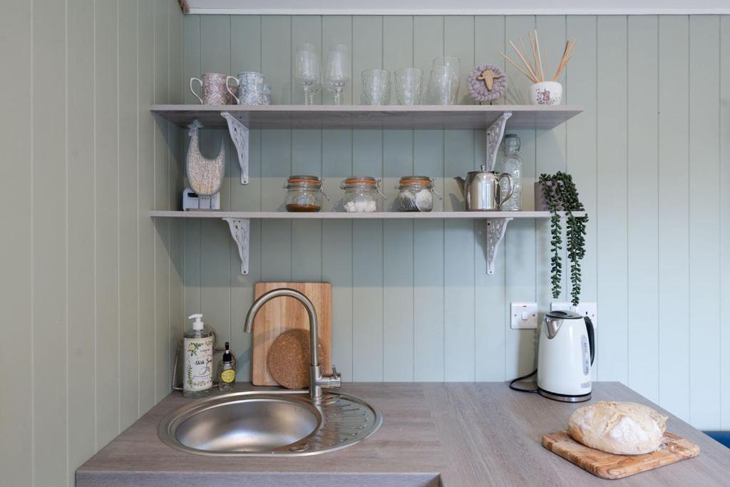 Barfield Shepherds Hut Magherafelt Ngoại thất bức ảnh